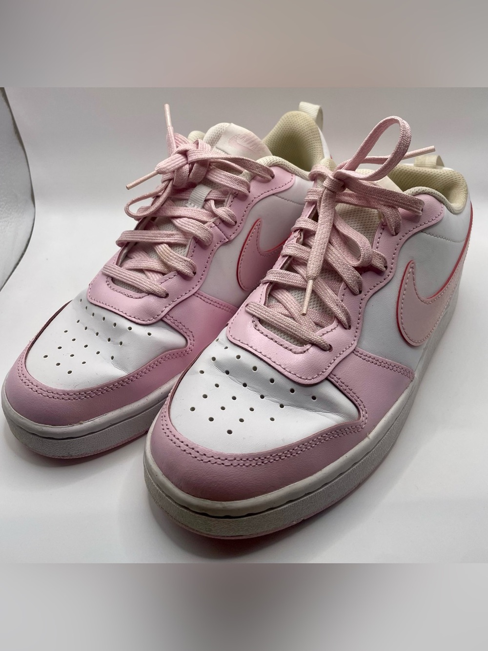 (Size 7Y) Nike Court Borough Low 2 SE Girls Sneakers